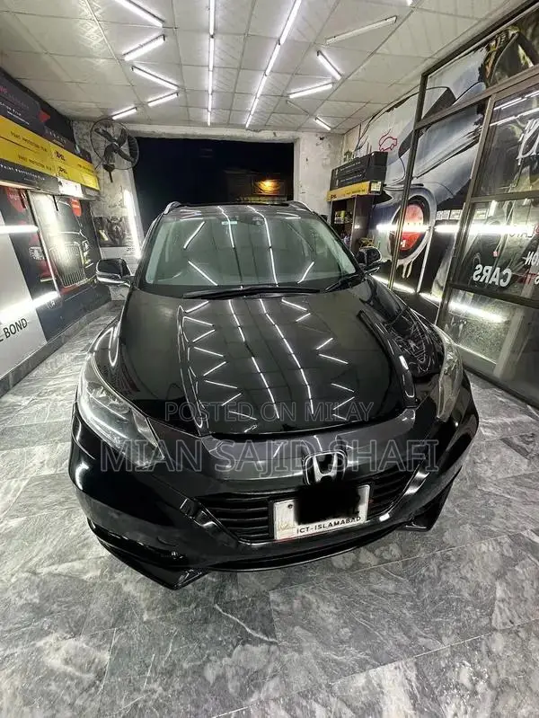 Honda Vezel Compact SUV - Low Mileage Urban Crossover