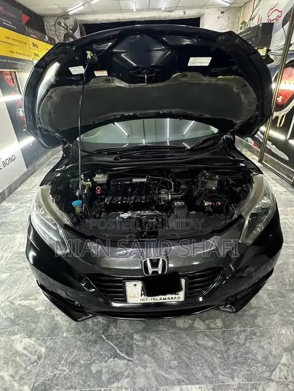 Honda Vezel Compact SUV - Low Mileage Urban Crossover