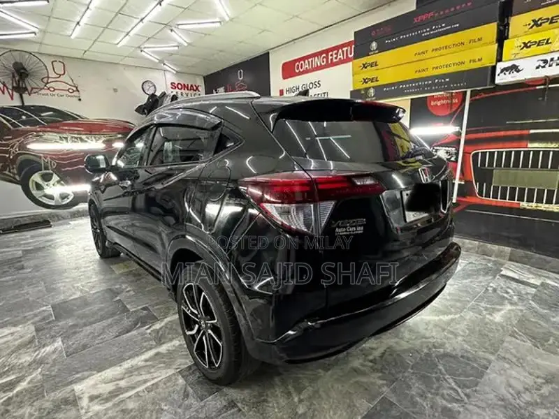 Honda Vezel Compact SUV - Low Mileage Urban Crossover