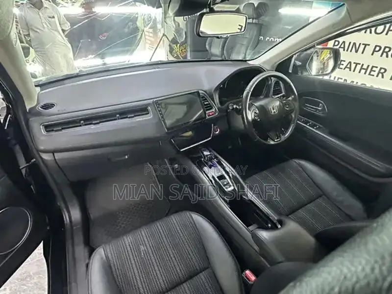 Honda Vezel Compact SUV - Low Mileage Urban Crossover