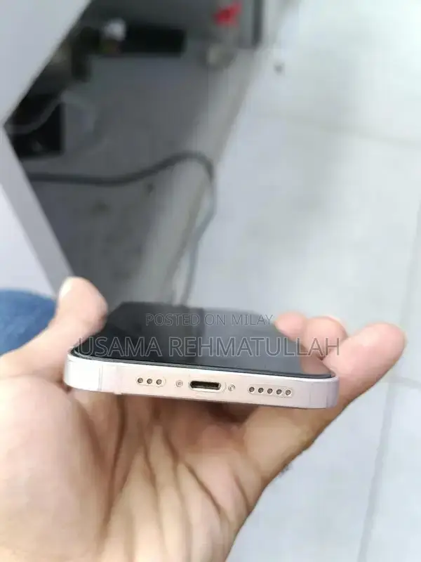 Apple iPhone 13 Factory Unlocked Smartphone