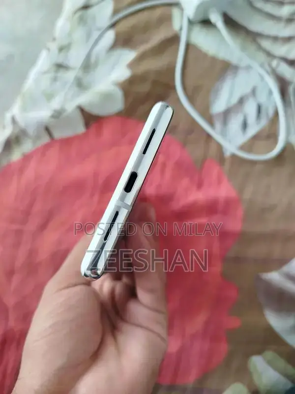 Google Pixel 6 Pro Smartphone - White, 12GB RAM, Pristine Condition