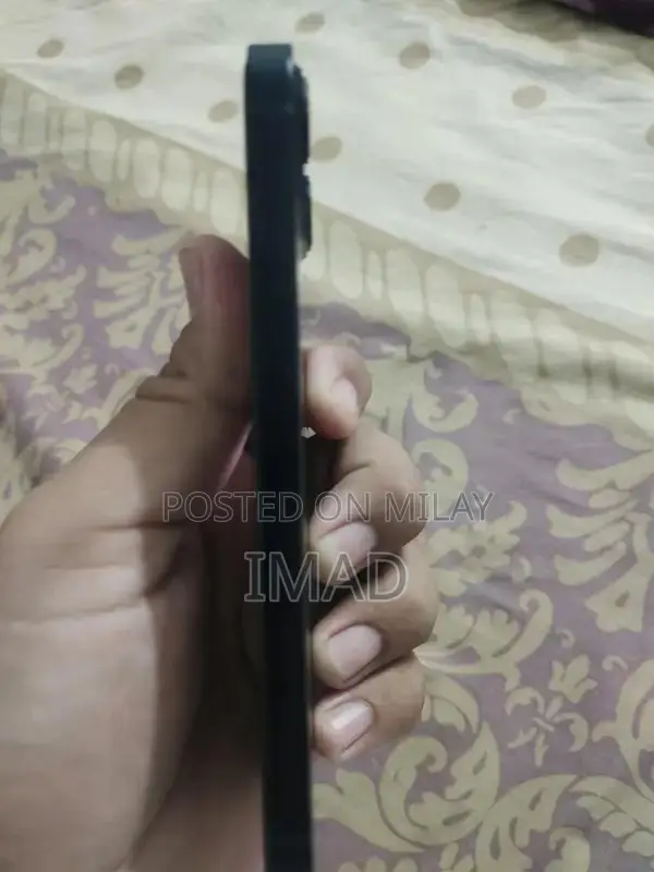 Apple iPhone 13 - Excellent Condition Smartphone