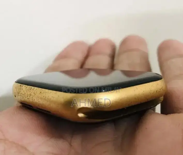 HT99 Smart Watch with Apple-Inspired Design and Multi-Device Connectiv