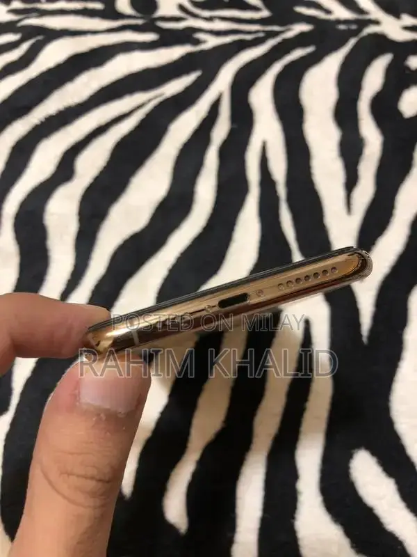 Dual SIM Smartphone Premium Condition High Battery Health