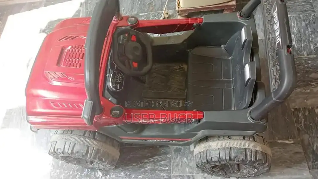 Children's Electric Ride-On Car Toy - Excellent Condition