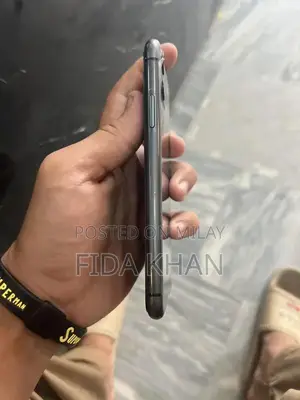 Apple iPhone 11 64GB Black Smartphone