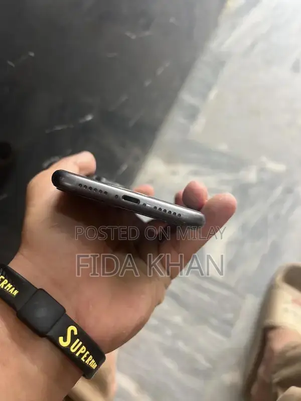 Apple iPhone 11 64GB Black Smartphone