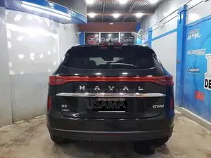 Haval H6 Hybrid SUV 2024 with Luxurious Black and Burgundy Interior