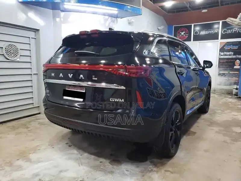 Haval H6 Hybrid SUV 2024 with Luxurious Black and Burgundy Interior