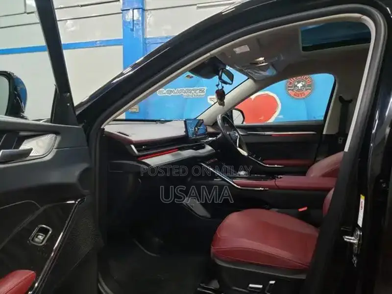 Haval H6 Hybrid SUV 2024 with Luxurious Black and Burgundy Interior