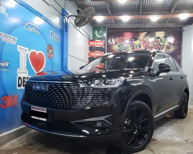 Haval H6 Hybrid SUV 2024 with Luxurious Black and Burgundy Interior