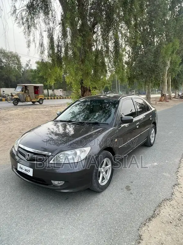 Honda Civic 2004 Sedan with Sunroof and Engine Update