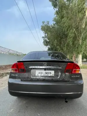 Honda Civic 2004 Sedan with Sunroof and Engine Update