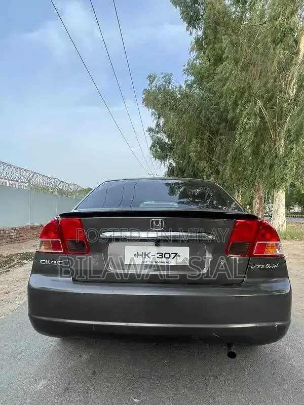 Honda Civic 2004 Sedan with Sunroof and Engine Update