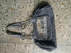 Compact Black and Brown G-Unit Handbag - Lightweight Carry Accessory