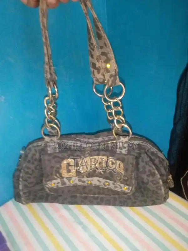 Compact Black and Brown G-Unit Handbag - Lightweight Carry Accessory