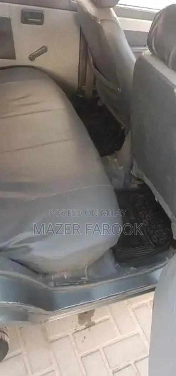 Suzuki Mehran VX 2011 - Well-Maintained Compact Sedan