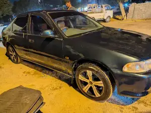 Honda Civic EX 1995 Sedan - Classic Imported Vehicle
