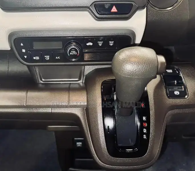 Honda N WGN 2022 Pearl White - Latest Generation Import