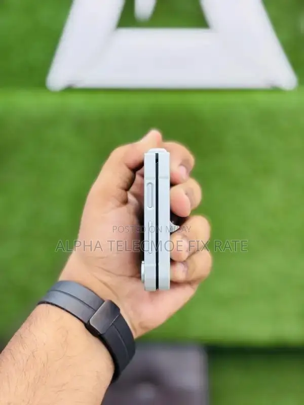 Z Flip 6 Dual SIM Smartphone 256GB Storage