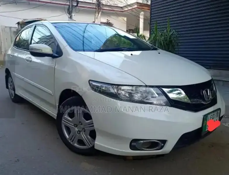 Honda City Sedan 2018 Model - Well-Maintained Compact Car