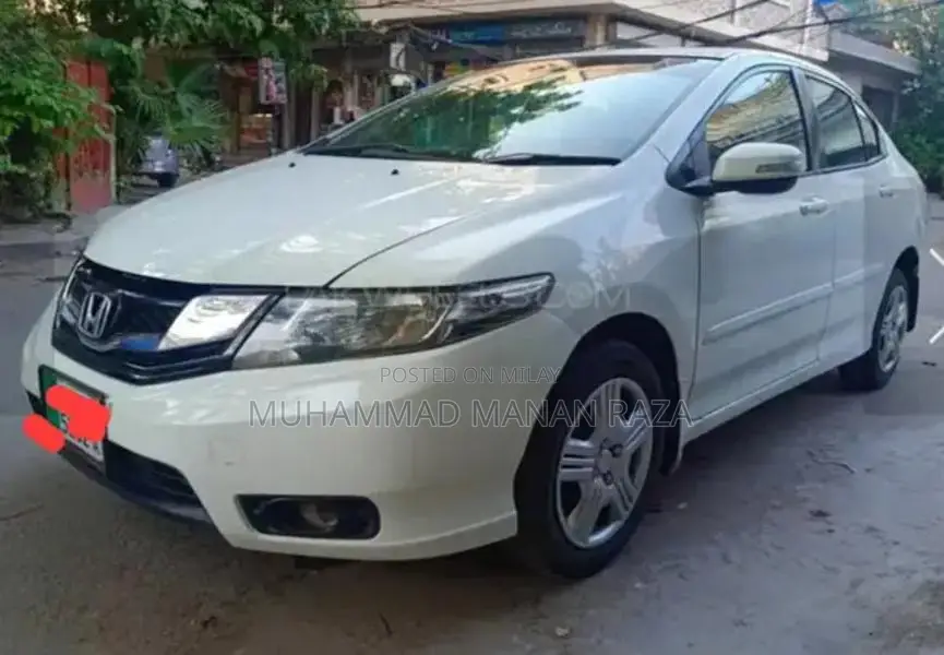 Honda City Sedan 2018 Model - Well-Maintained Compact Car
