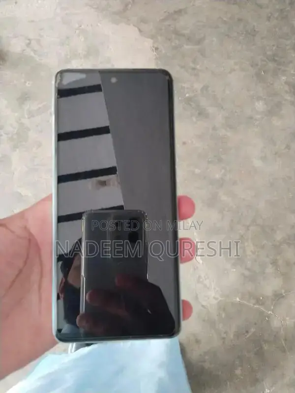 Infinix Hot 40 Smartphone - 8GB RAM, 256GB Storage