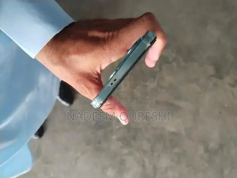 Infinix Hot 40 Smartphone - 8GB RAM, 256GB Storage