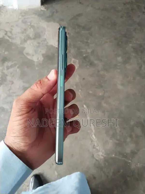 Infinix Hot 40 Smartphone - 8GB RAM, 256GB Storage