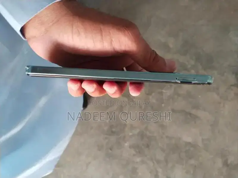 Infinix Hot 40 Smartphone - 8GB RAM, 256GB Storage