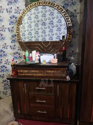 Lightly Used Bedroom Furniture Set