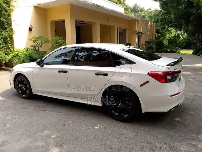 Honda Civic VTi Oriel Prosmatec Sedan - Low Mileage 2025 Model