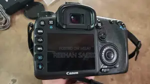 Canon EOS 7D DSLR Camera with 18-135mm Lens Kit