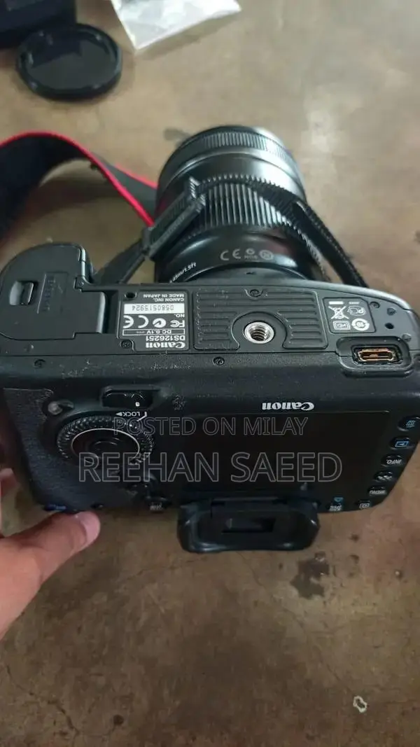 Canon EOS 7D DSLR Camera with 18-135mm Lens Kit