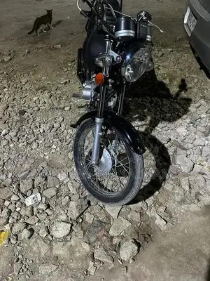 Photo - Suzuki GS 150 Motorcycle - Low Mileage Near-New Condition