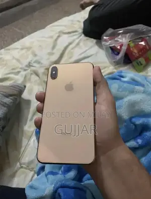 Photo - Apple iPhone XS Max 256GB Smartphone - Golden Edition