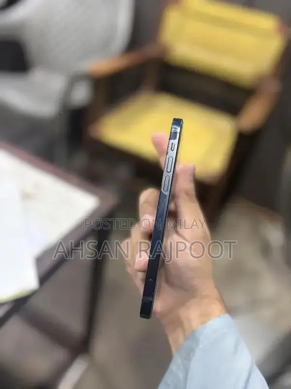 Apple iPhone 12 64GB Excellent Condition Unlocked Device