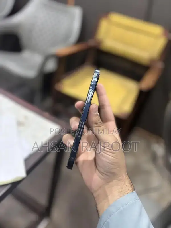 Apple iPhone 12 64GB Excellent Condition Unlocked Device