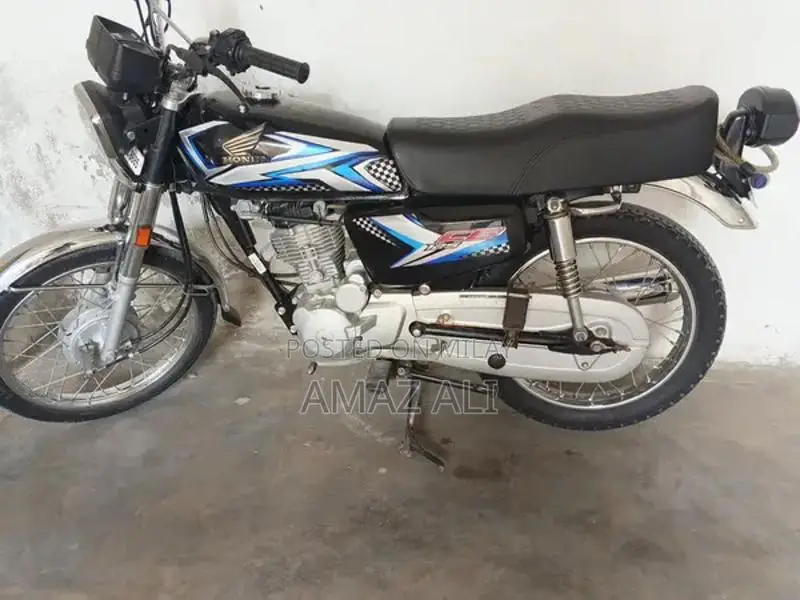 Honda 125 SE Motorcycle - 2024 Model Single Cylinder Bike