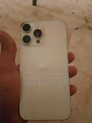 Apple iPhone XR - Pre-Owned Smartphone with High Performance