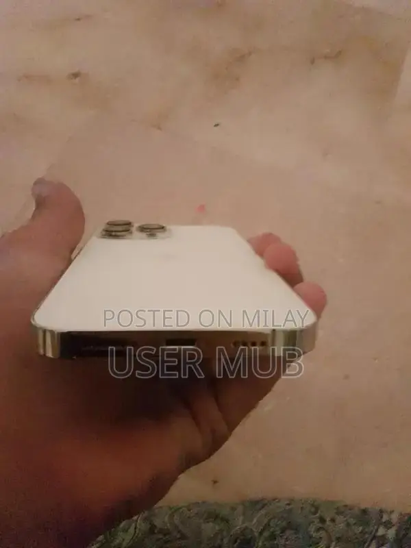 Apple iPhone XR - Pre-Owned Smartphone with High Performance