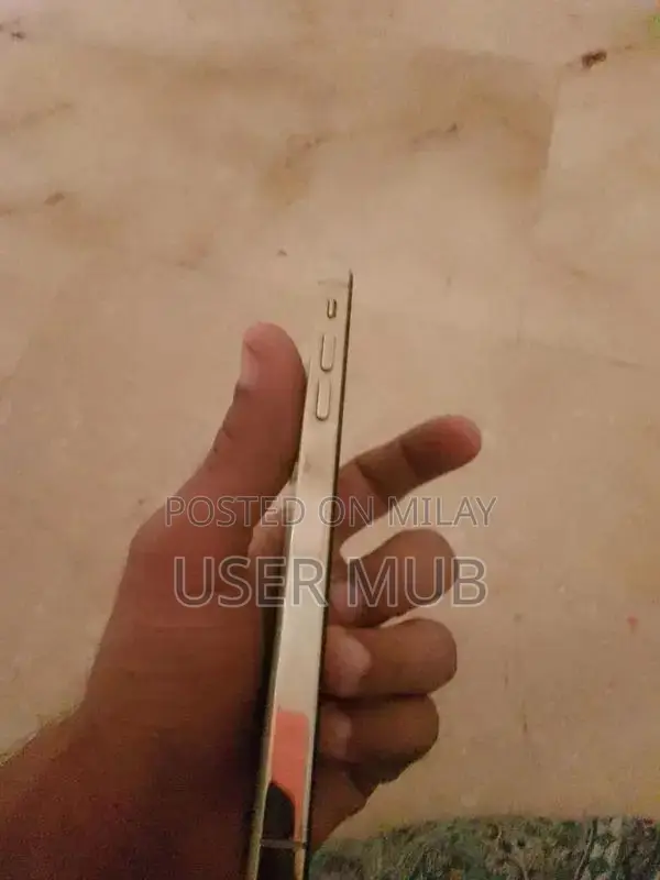 Apple iPhone XR - Pre-Owned Smartphone with High Performance