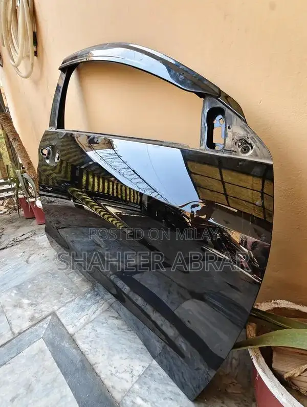 Honda Vezel Genuine Passenger Side Door in Pearl Black