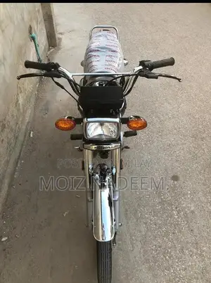 Photo - Honda CG 125 Motorcycle - Low Mileage, Near New Condition