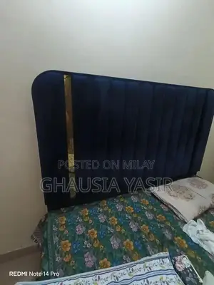 Photo - Lightly Used Queen Bed - Great Condition