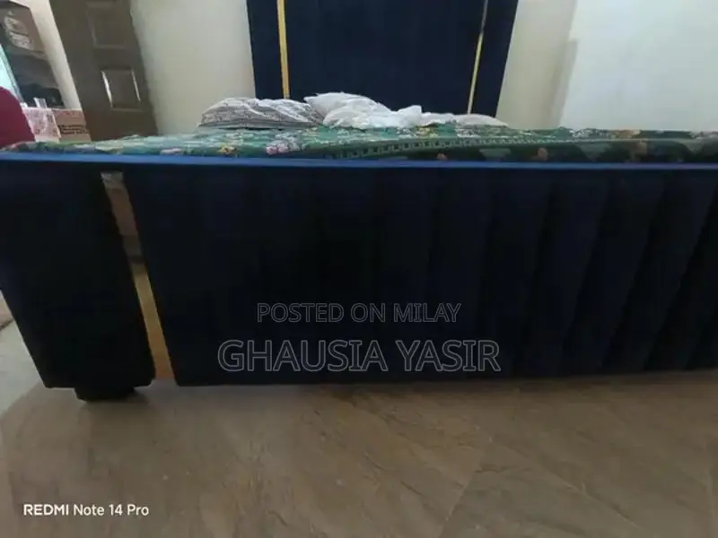 Lightly Used Queen Bed - Great Condition