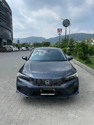 Photo - 2022 Honda Civic Standard Sedan - Low Mileage, Clean Condition