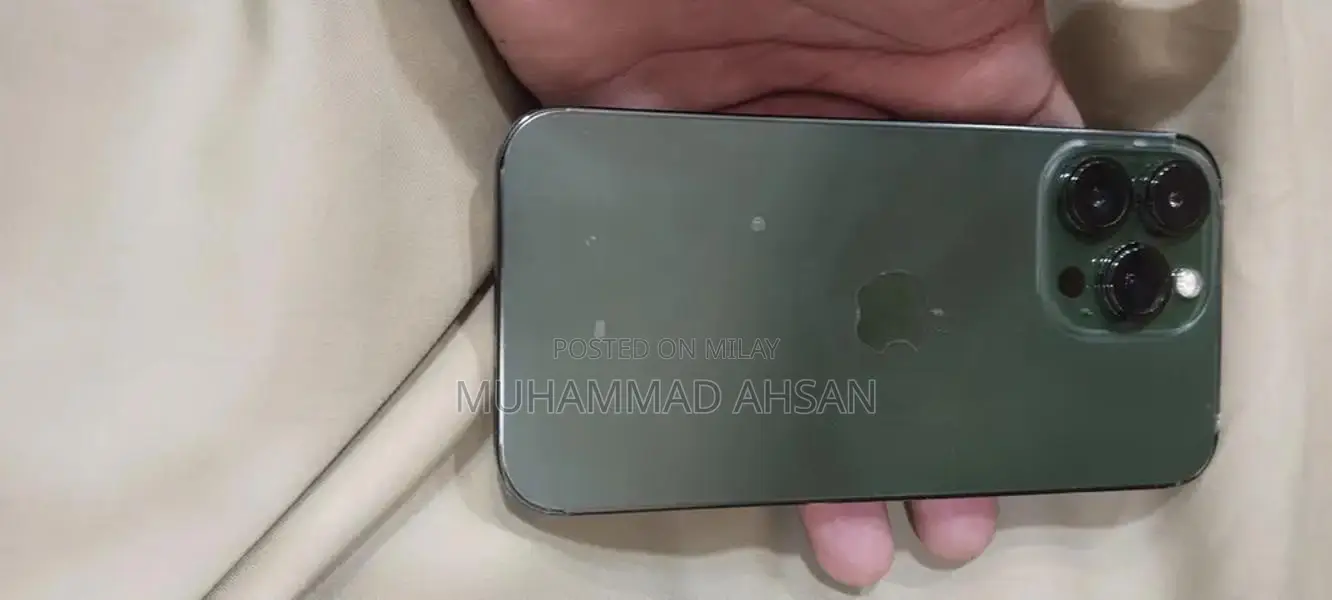 Apple iPhone 13 Pro - High-End Smartphone Green