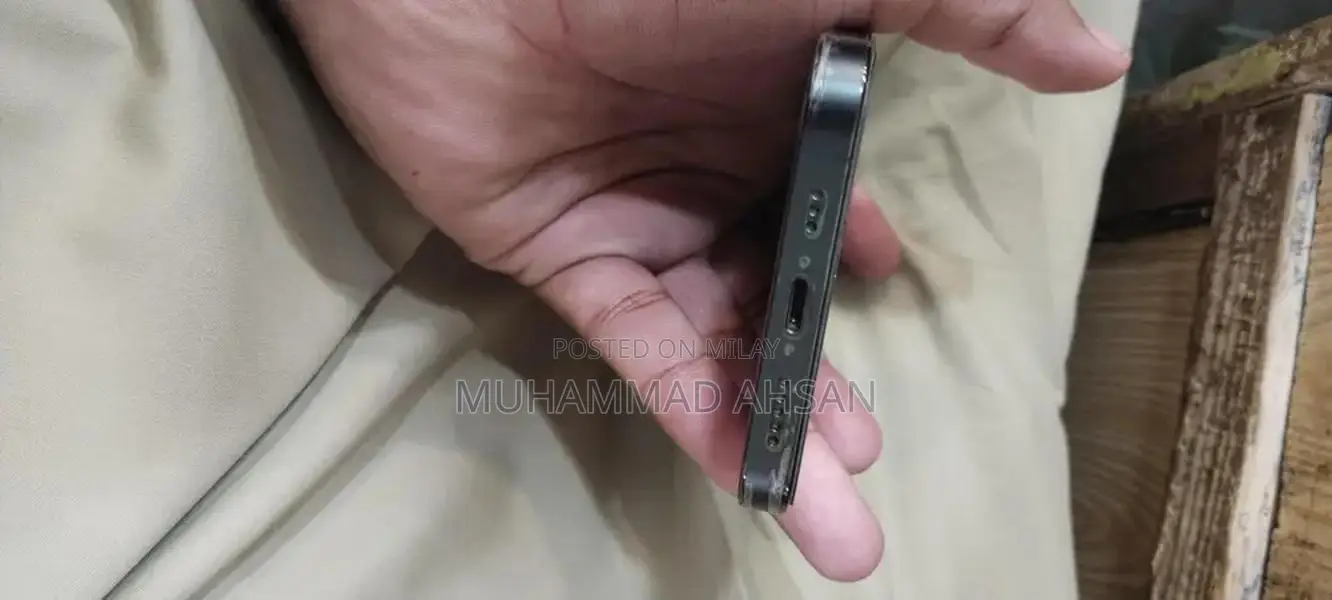 Apple iPhone 13 Pro - High-End Smartphone Green